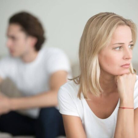 Por que os homens estão namoram mulheres casadas em 2025