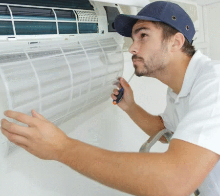 Como Cuidar do Seu Ar Condicionado: Dicas de Manutenção para Mais Conforto e Economia
