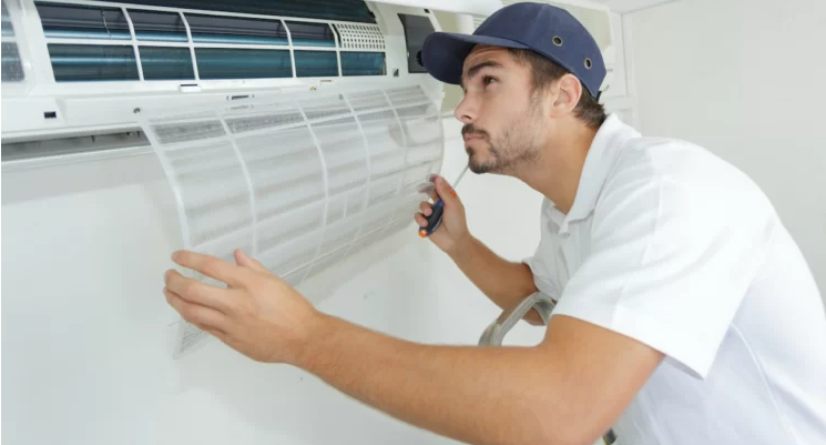 Como Cuidar do Seu Ar Condicionado: Dicas de Manutenção para Mais Conforto e Economia